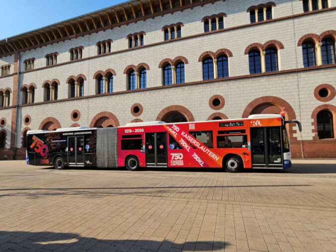 Der Jubiläumsbus (Foto: Stadt Kaiserslautern)