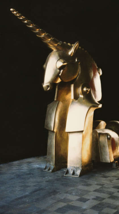 Großes Einhorn Tokyo aus Bronzeguss (Quelle: Rumpf)