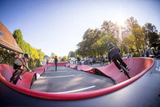 Ein Pumptrack sorgt für Action! (Foto: Coolmobility)