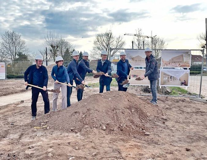 Spatenstich (Foto: Uli Zarges)
