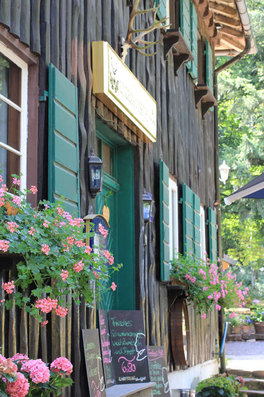Beim diesjährigen Heimatwettbewerb des ADAC Pfalz werden Forsthäuser gesucht (Foto: ADAC Pfalz)