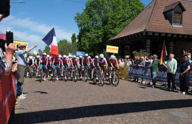 Kurz vor dem Start des Bundesliga-Rennens beim „Großen Preis der Südlichen Weinstraße“ am Deutschen Weintor in Schweigen-Rechtenbach (Foto: KV SÜW)