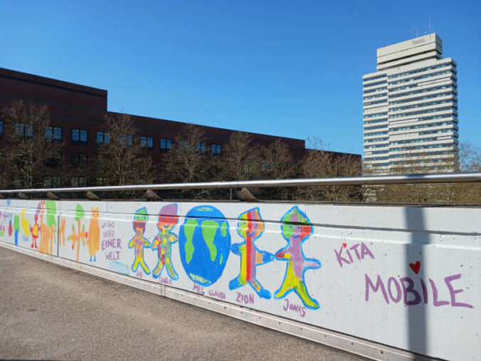Bemalte Fußgängerbrücke (Foto: Stadtbildpflege Kaiserslautern)