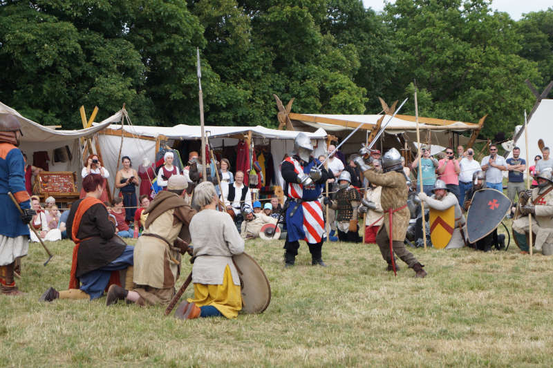 Schwertkampf (Foto: Stadt Obermoschel)