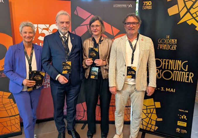 Haben das Programm zur Eröffnung des Kultursommers vorgestellt: OB Beate Kimmel, STS Prof. Dr. Jürgen Hardeck, Teneka Beckers, Alexander Heß (Foto: Kultursommer)