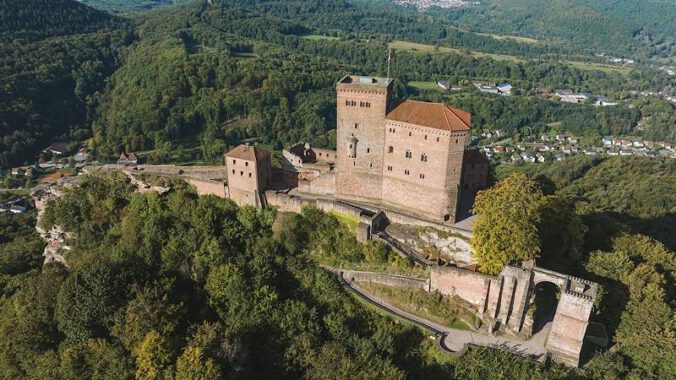 Reichsburg Trifels (Foto: GDKE/E. Fischer)