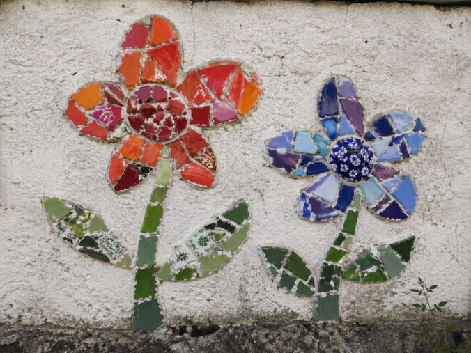 Symbolbild Mosaik Blumen
