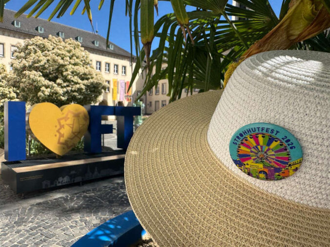 Der Strohhutfestbutton 2026 (Foto: Pressestelle FT)
