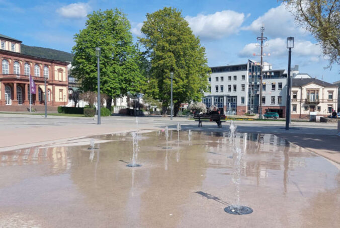 Wassserspiel Bahnhofsvorplatz (Foto: Stadt Neustadt)