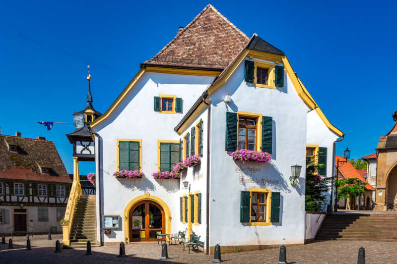 Museum für Weinkultur im hist. Rathaus Deidesheim (Foto: Tourist-Information Deidesheim/kgp.de)