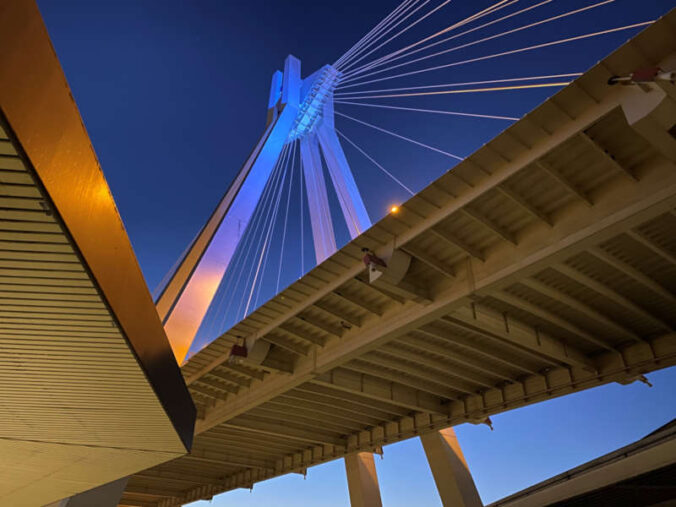Pylonbrücke am Abend (Foto: Torsten Kleb)