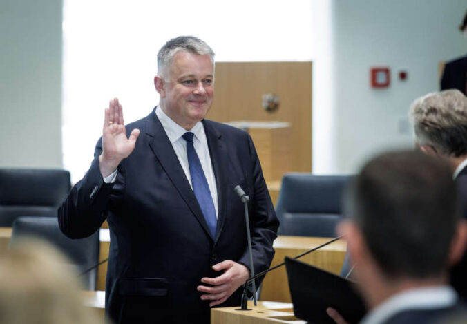 Gordon Schnieder bei seiner Vereidigung zum Ministerpräsident (Foto: Landtag RLP/photothek.de)