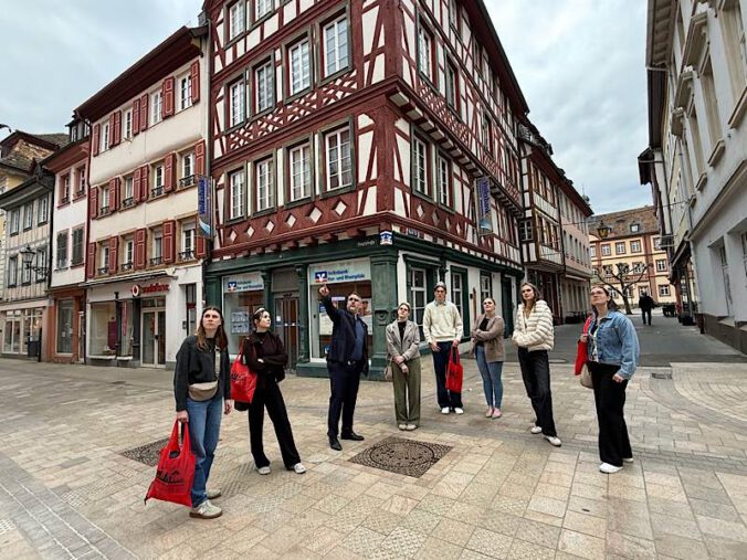 Die Weinhoheiten und OB Weigel (Foto: Stadt Neustadt)
