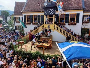Geißbockversteigerung 2025 (Foto: Tourist Service GmbH Deidesheim)