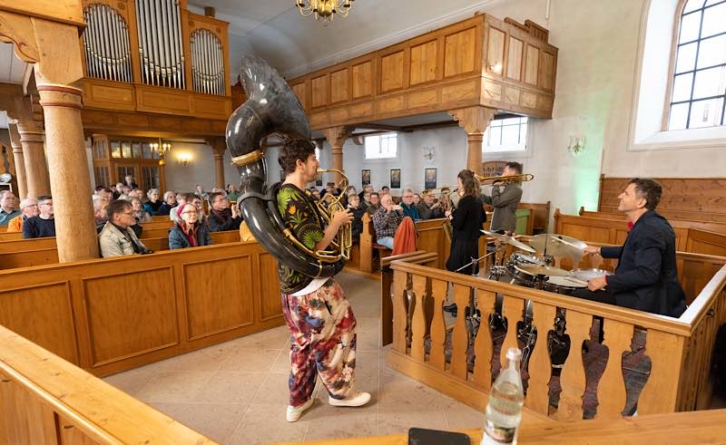 Nicole Johänntgen mit Band Henry (Foto: Reiner Voß / Kreisverwaltung)