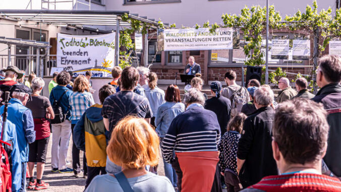 Kundgebung (Foto: Helmut Dell)