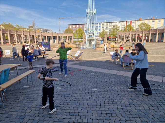 Hullern und mehr bei der Sommerferienaktion auf dem Exe (Foto: Stadtverwaltung Pirmasens / Martina Fuhrmann)