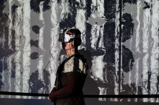 Im Rahmen der "Langen Nacht der Kultur" konnten die Besucher des 42 bei dem Projekt UNBOUND in eine virtuelle Realität eintauchen. (Foto: 42kaiserslautern)