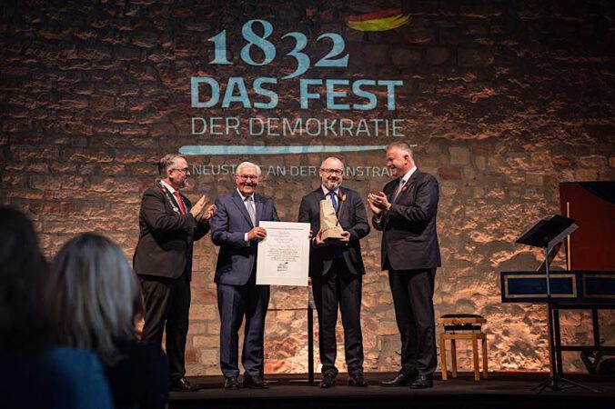 Festakt zur Verleihung des "Hambacher Freiheitspreises 1832" der Stadt Neustadt an der Weinstraße auf dem Hambacher Schloss am 29.05.2026 (Foto: Max Kany)