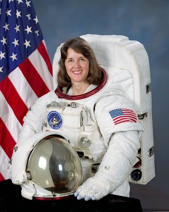 Die ehemalige NASA-Astronautin Kathryn Thornton berichtet persönlich von ihren Erfahrungen im All. (Quelle NASA)