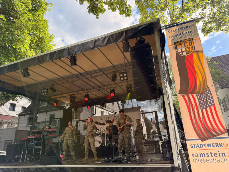 Die USAFE Band „Touch’n Go“ (Foto: Kreisverwaltung Kaiserslautern)
