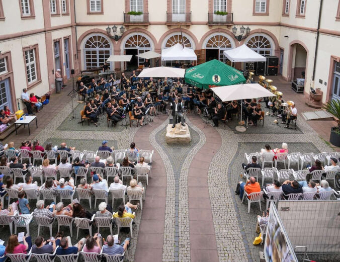 Abschlusskonzert im Rathausinnenhof (Foto: Holger Knecht)