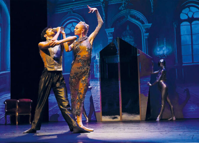 Mitglieder des Freundeskreises erhalten exklusive Einblicke in die Arbeit der Delattre Dance Company – inklusive Balletttraining und Künstlergespräch. (Quelle: Klaus Wegele)