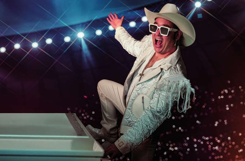 Die Elton John Tribute Show „Bitch is back“. (Foto: SWR/Anja Duckstein)