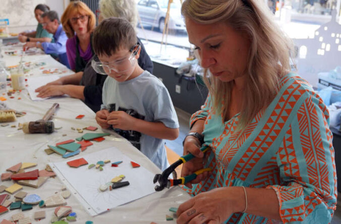 Mosaik-Workshop (Foto: Stadt Pirmasens / Maximilian Zwick)