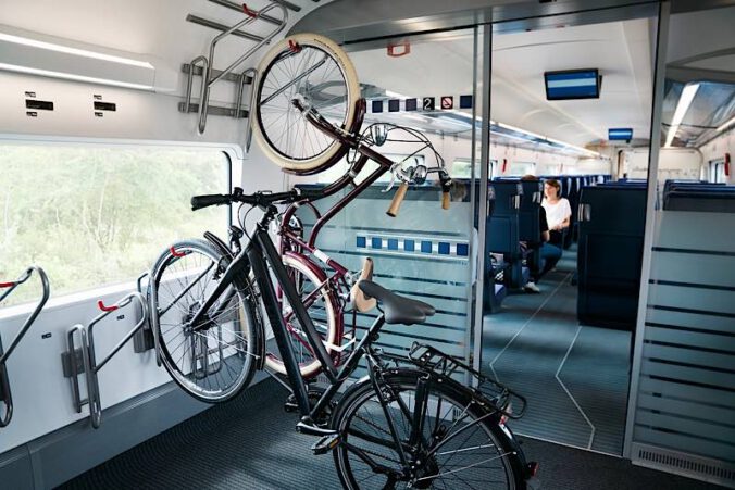 ICE 4 mit Fahrrad-Abteil (Foto: Deutsche Bahn AG / Tobias Gromatzki)