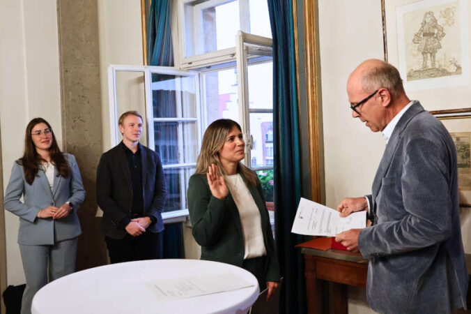 Jennifer Braun wurde im Rahmen der jüngsten Stadtratssitzung als neue Beigeordnete vereidigt. (Quelle: Stadt Landau)