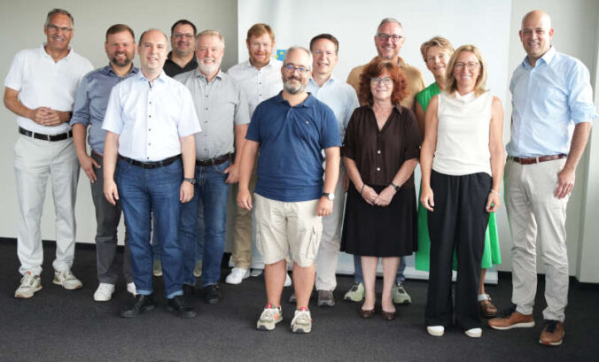 Teilnehmerinnen und Teilnehmer des Info-Meetings (Foto: Kreis GER / mda)