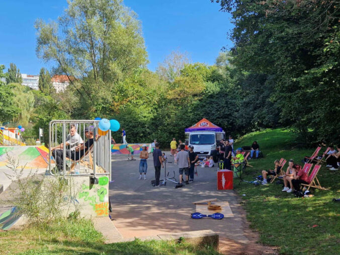 Das beliebte Skate Date im Strecktalpark findet bereits zum vierten Mal statt – organisiert vom Jugendhaus ONE. (© Stadt Pirmasens / Martina Fuhrmann)