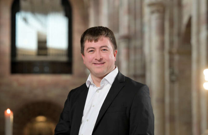 Der Speyerer Domorganist Bastian Fuchs (Quelle: Domkapitel Speyer, Foto: Klaus Landry)