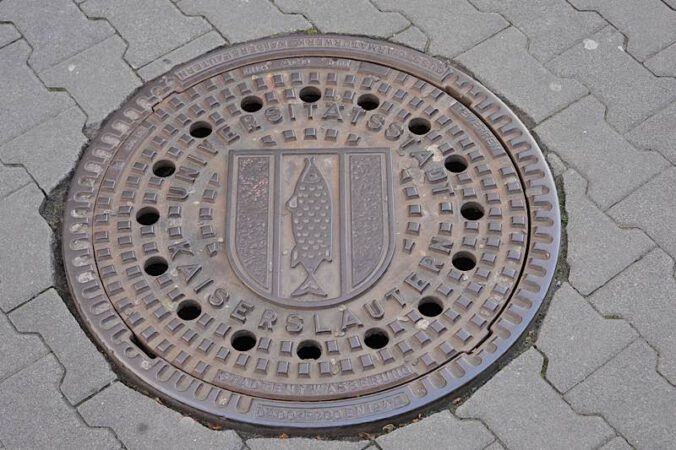 Kanaldeckel in Kaiserslautern (Foto: Holger Knecht)
