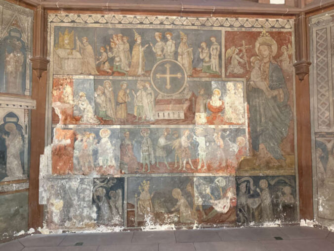 Erste Freilegungen auf der Quirinuswand (Foto: Förderverein ehem. Klosterkirche Lambrecht)