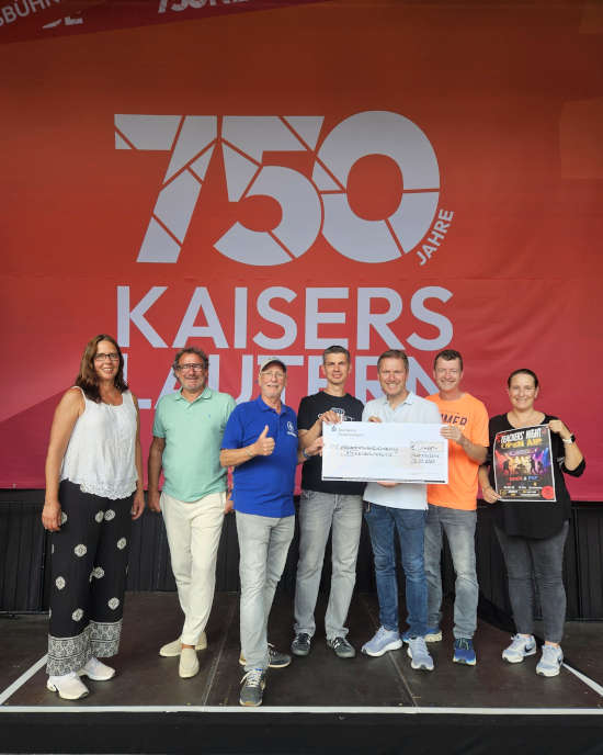 Spendenübergabe (Foto: Stadt Kaiserslautern)