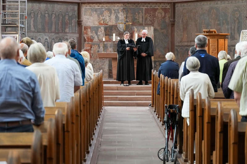 Pfarrerin Sarah Schulze und Kirchenrat i.R. Frank-Matthias Hofmann