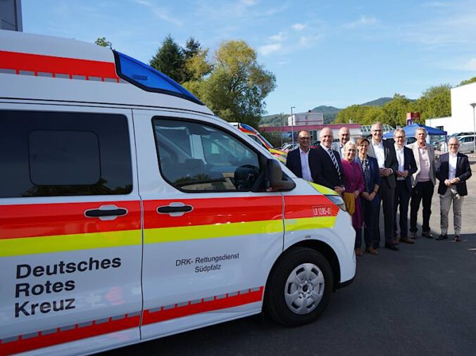 Inbetriebnahme der Rettujngswache Bad Bergzabern (Foto: KV SÜW)