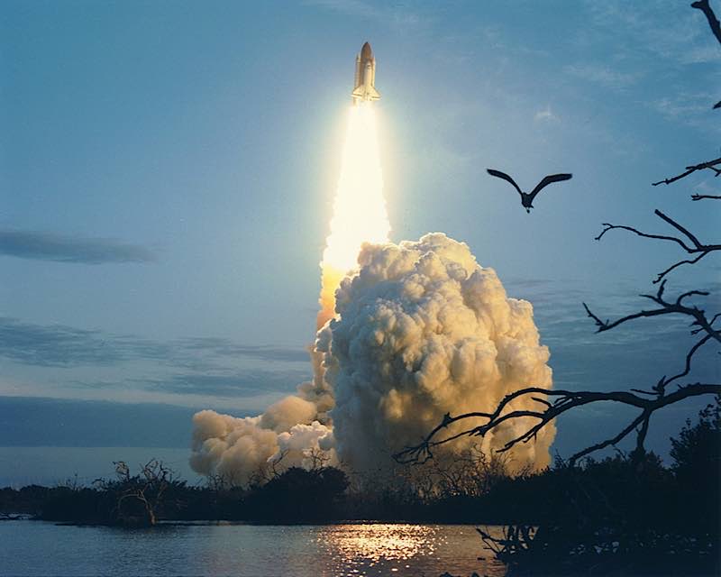Start von Marsha Ivins‘ erster Raumfahrtmission STS-32 mit der Raumfähre Columbia (Foto: NASA)