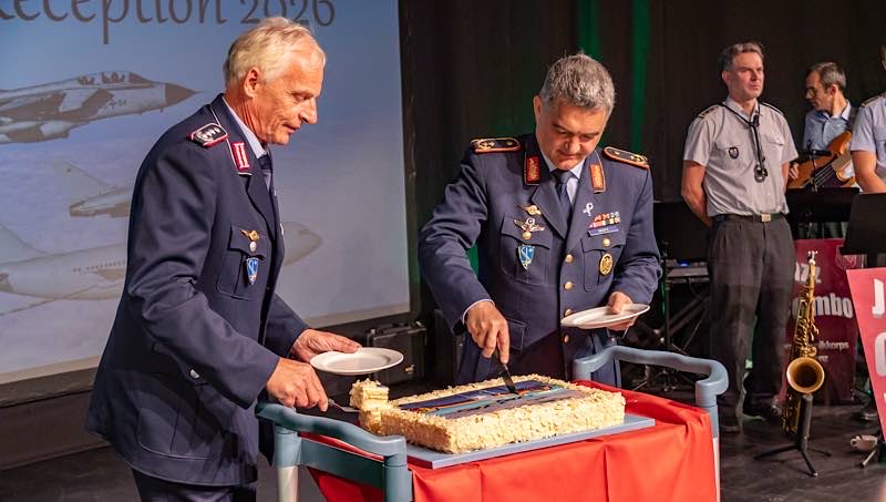 Oberst Stefan Kaufmann und Generalmajor Frank Gräfe (VG Ramstein-Miesenbach)