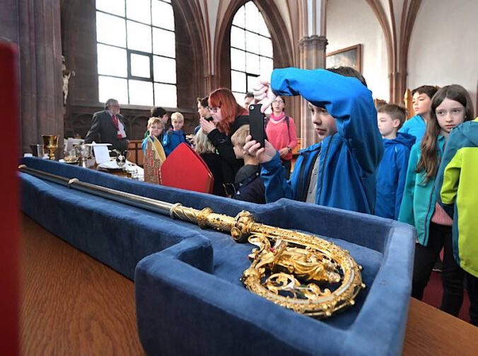 Blick in die Sakristei beim MausTüröffner-Tag am Dom zu Speyer (Quelle: Domkapitel Speyer, Foto: Klaus Landry)