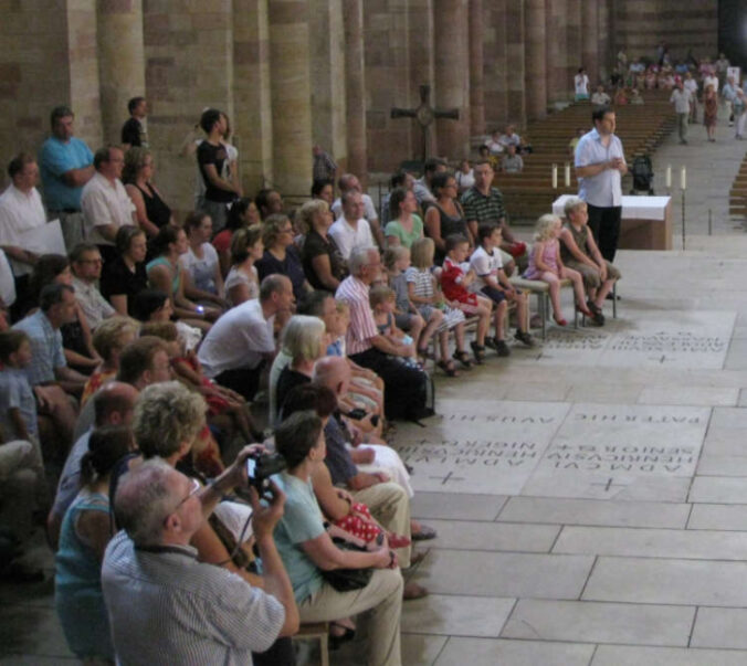 Kinder auf dem Königschor (Foto: Domkapitel Speyer)