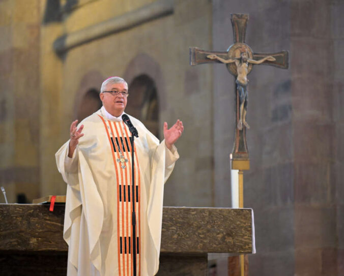 Dr. Karl-Heinz Wiesemann (Quelle: Bistum Speyer / Foto: Klaus Landry)