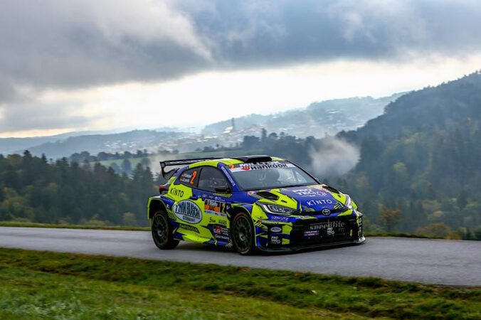 Philip Geipel kommt als Gesamtführender der DRM zur ADAC Saarland-Pfalz Rallye an den Bostalsee (Foto: ADAC Motorsport)