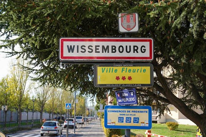 Ortsschild Wissembourg (Foto: Holger Knecht)