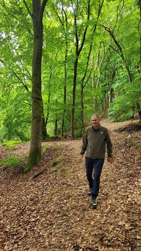 Landrat Seefeldt schnürt regelmäßig die Wanderstiefel, eine „Wanderung auf Wunsch“ mit ihm gibt es jetzt allerdings zum ersten Mal. (Archivfoto: Seefeldt)