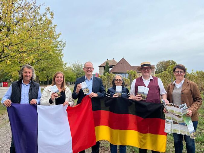 Vorstellung der Wanderkarte (Foto: Vis-à-Vis)